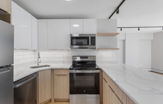 3 beds, 1.5 baths, 1,001 sqft, $3,400, Unit 22H