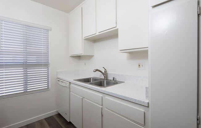 1 bed, 1 bath, 574 sqft, $1,750, Unit 39