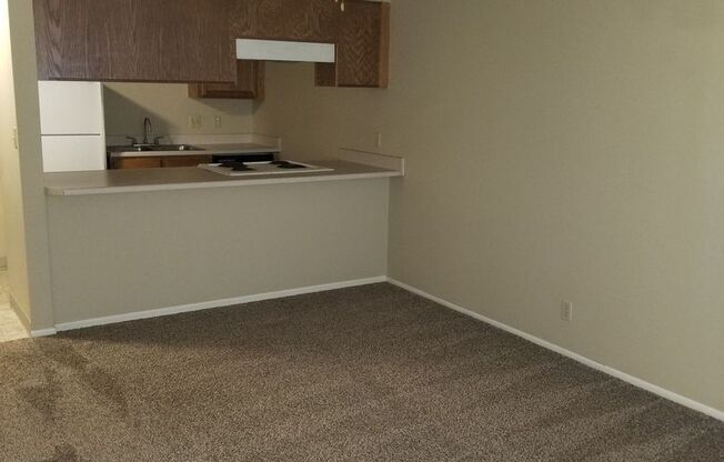 1 bed, 1 bath, 627 sqft, $883, Unit 1521-04