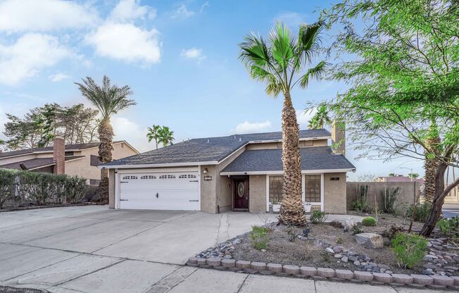 Beautiful 4 bed/ 3 bath POOL Home For Rent