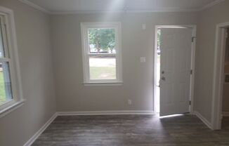 2 beds, 1 bath, $1,195, Unit 7 Country Squire Ct