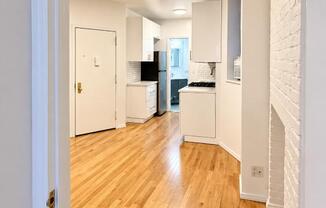 52 MACDOUGAL ST