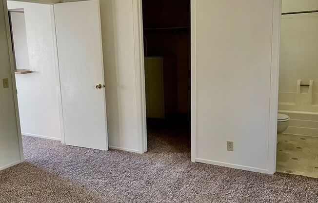 1 bed, 1 bath, 700 sqft, $995, Unit 3