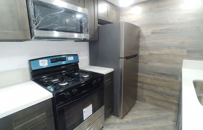 2 beds, 2 baths, 910 sqft, $2,895, Unit 302