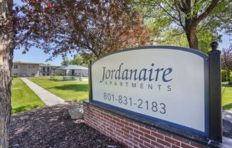 Jordanaire Apartments