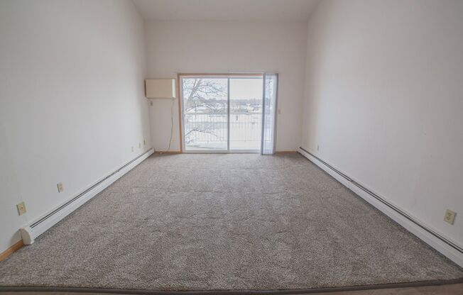 2 beds, 1 bath, 1,040 sqft, $960, Unit 2581-323