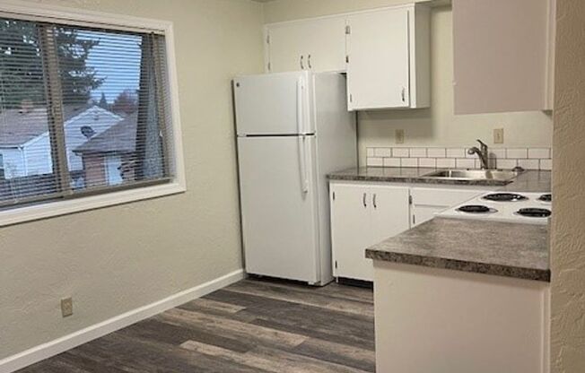 2 beds, 1 bath, 800 sqft, $1,195