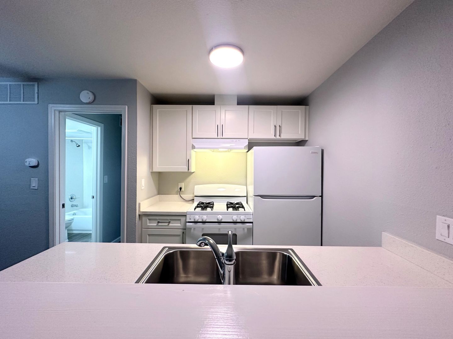 La Madera Apartments at 935 W. Swain Road