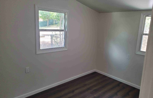 1803 N 22 ST
