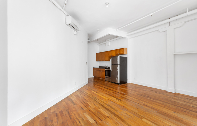 Studio, 1 bath, $4,600, Unit 3J