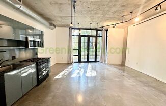 Studio Condo Available in the Pearl's Streetcar Lofts! Nice Ground-floor Unit