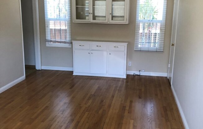 Studio, 1 bath, $1,300, Unit 1728-4