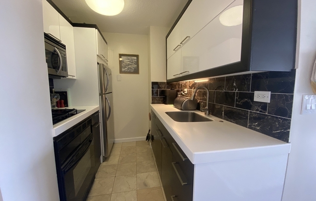 Studio, 1 bath, 590 sqft, $3,900, Unit 7M