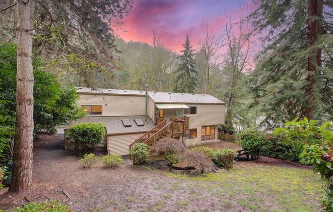 3 beds, 2.5 baths, $3,700