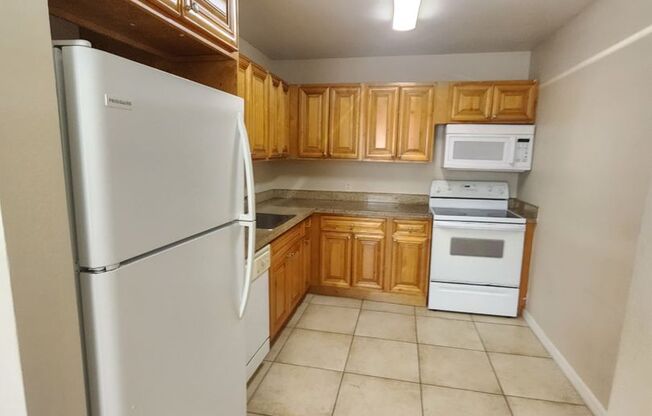 2 beds, 2 baths, $1,535, Unit Unit 4106E