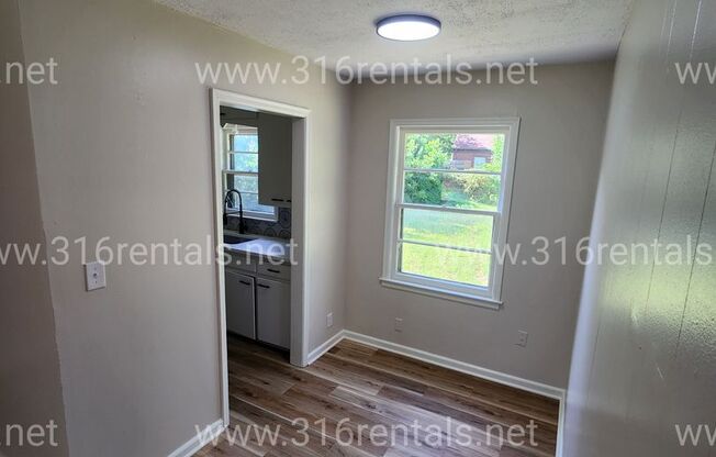 $1,250 - 3 bed 1 bath - Newly Renovated Single Family Home