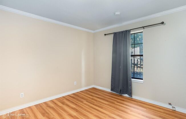 3 beds, 1 bath, $1,150