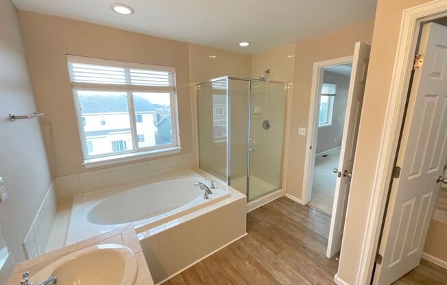 4 beds, 3 baths, $2,550
