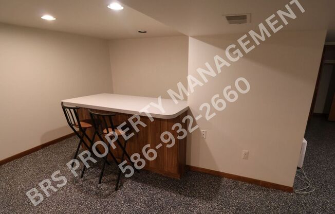 2 beds, 1 bath, $1,565