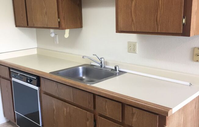 2 beds, 1 bath, 875 sqft, $1,545, Unit 485-206