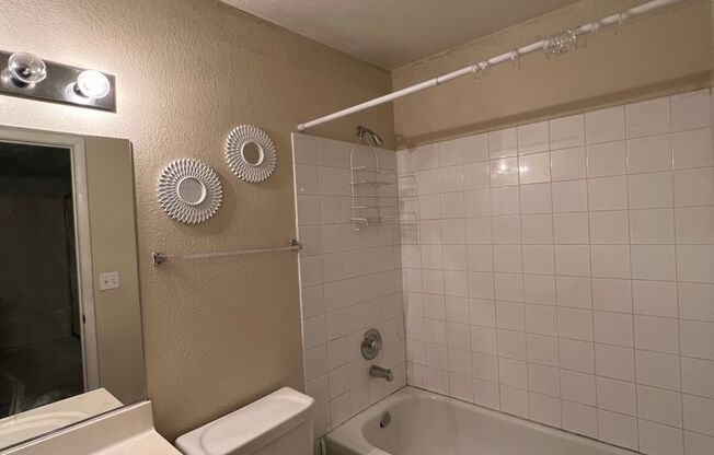 2 beds, 2 baths, $1,650