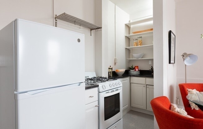 Studio, 1 bath, 282 sqft, $2,300, Unit 47