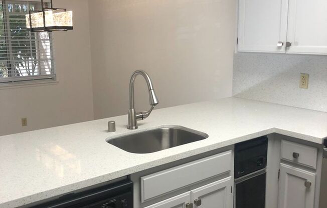 Desirable 3 Bedroom Townhouse on the Southside of Livermore