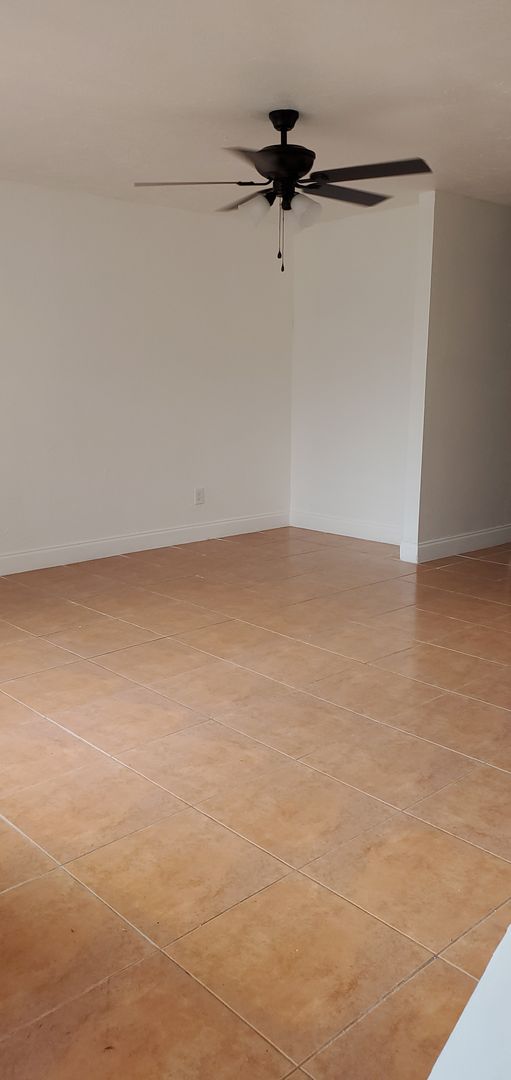 Spacious 2 bedroom near the Mall at Millenia