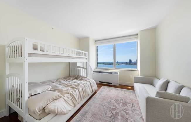 3 beds, 4.5 baths, 2,097 sqft, $20,000, Unit 21F