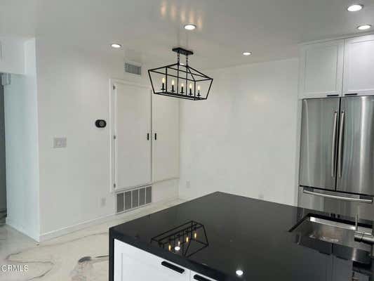 1 bed, 1 bath, 715 sqft, $2,195, Unit 34