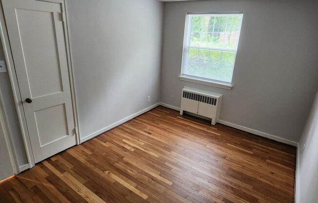 2 beds, 1 bath, 897 sqft, $2,335, Unit E-03