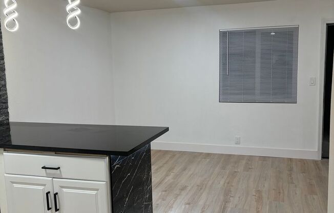 2 beds, 1 bath, 750 sqft, $2,895, Unit Unit 5