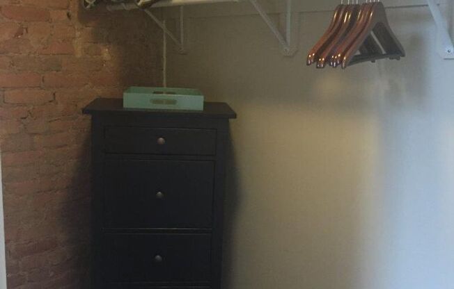 2 beds, 1 bath, 800 sqft, $1,650, Unit 3N