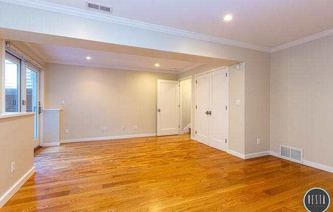 ELEGANT 3BD/2BA NOE VALLEY HOME WITH PRIVATE YARD AND STUNNING VIEWS