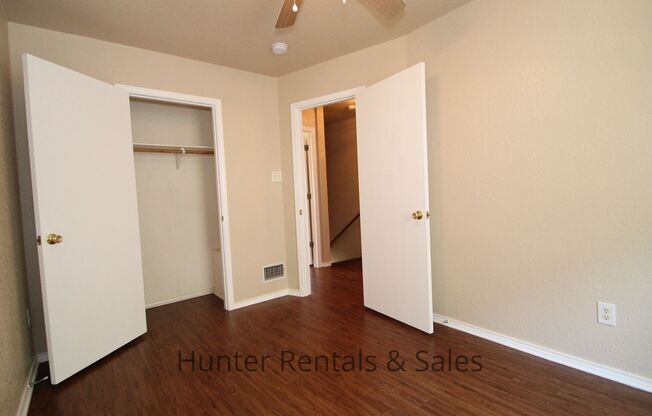 2 beds, 1.5 baths, $850, Unit Unit B