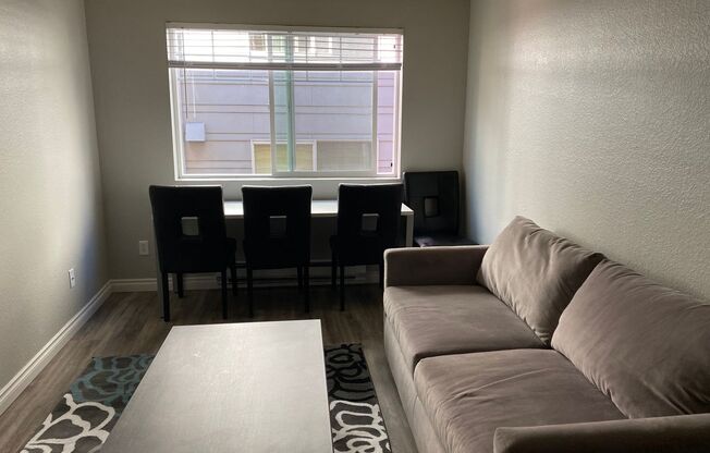3 beds, 2 baths, 643 sqft, $2,300, Unit B203