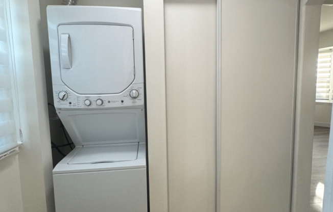 1704 1732 N SIERRA BONITA AVE