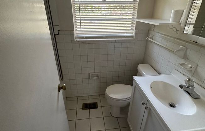 3 beds, 1 bath, $1,400