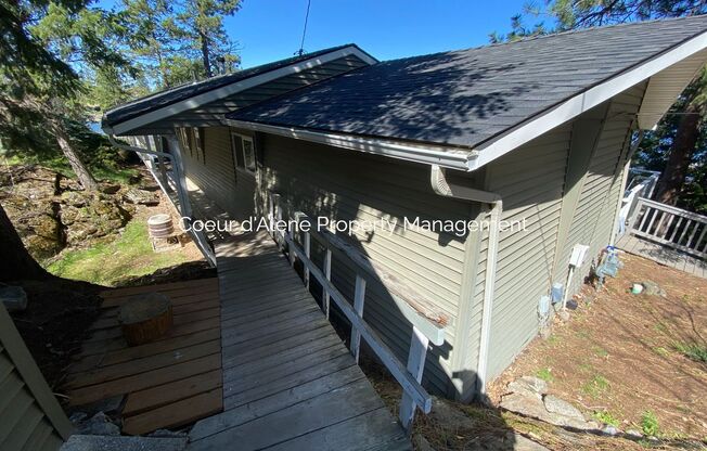 2+ bed, 2 bath house on the Spokane River!