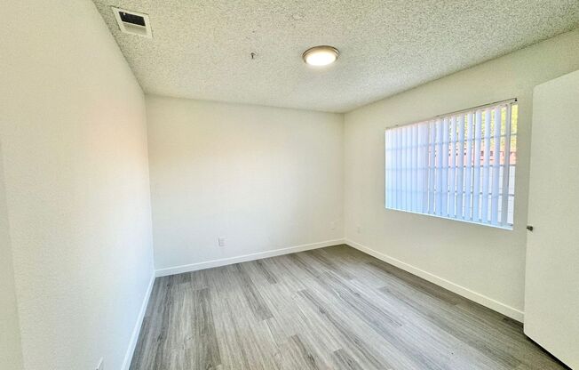 1 bed, 1 bath, 749 sqft, $2,050, Unit 17