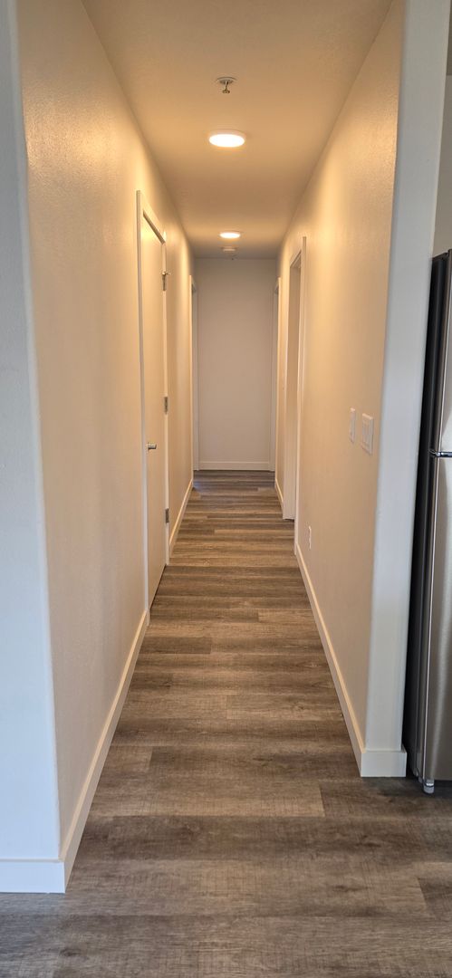 3 beds, 2 baths, 1,075 sqft, $2,050, Unit 213