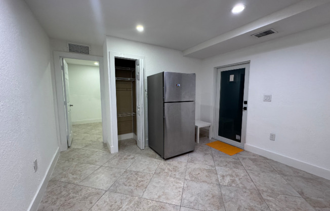 1521 E 7 CT