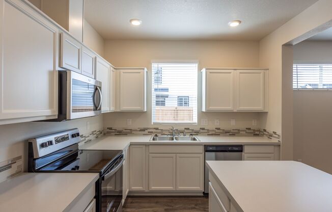 3 beds, 2.5 baths, $2,375