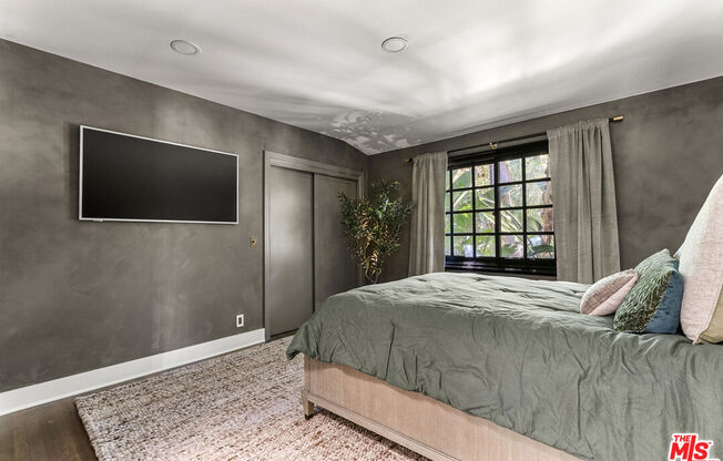 9559 SHERWOOD FRST LN