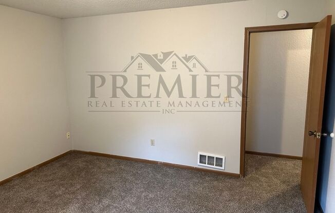 3 beds, 1.5 baths, $1,425