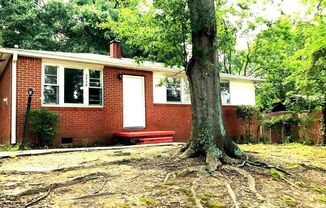 3449 Villa Cir - Charming Bungalow