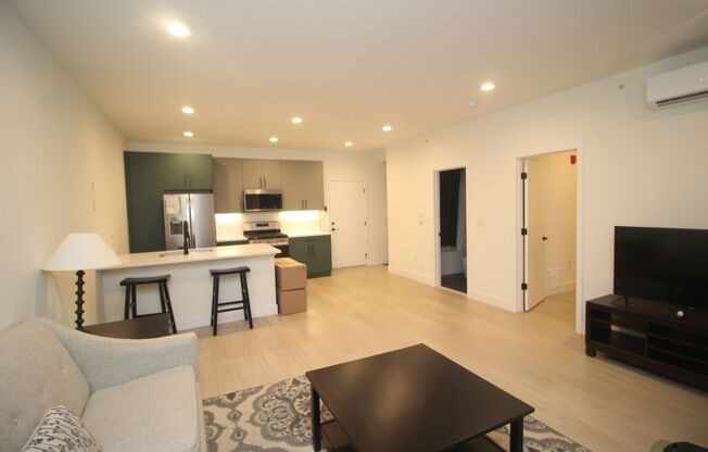 1 bed, 1 bath, $1,645, Unit Unit 2