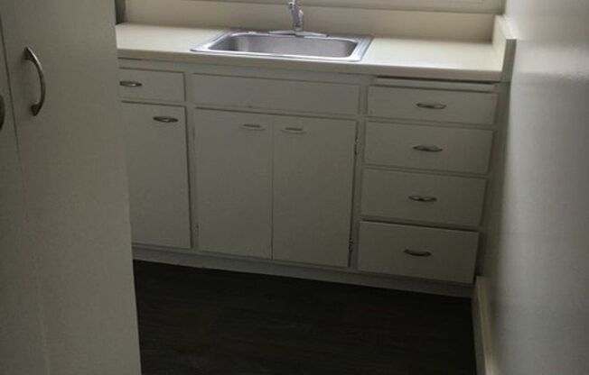 A fine one bedroom only one block from Telegraph Ave