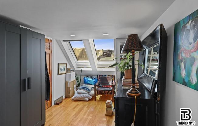 395 SMITH ST
