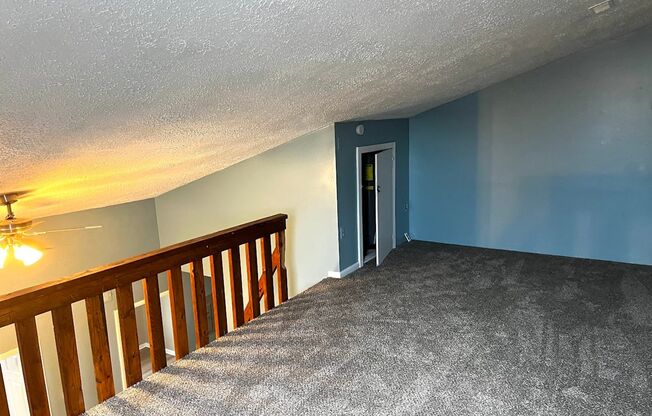 2 beds, 1 bath, $895, Unit 1506 Lincoln Way #4